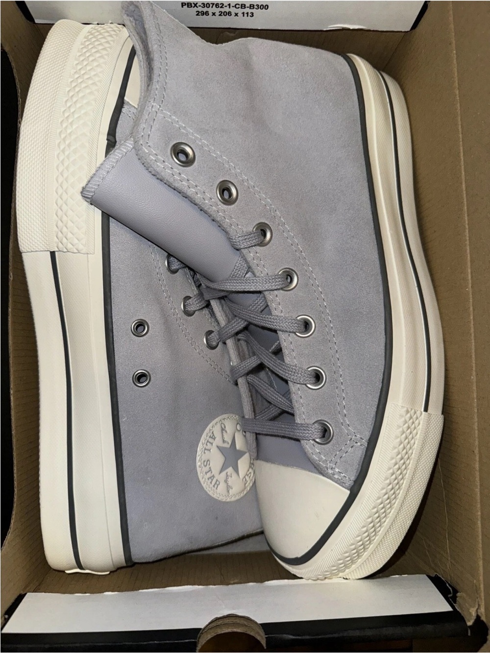 Converse High-Top Sneakers in Light Gray Suede Women’s size 10